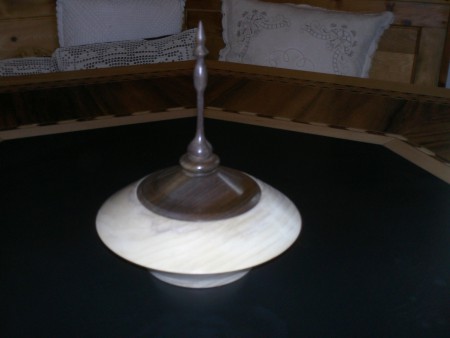 Dose aus Pappel / Deckel Schwarznuß